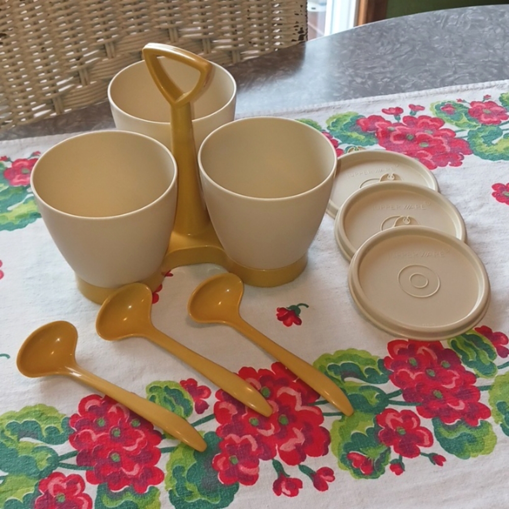 Vintage~ Tupperware condiment set w/spoons!